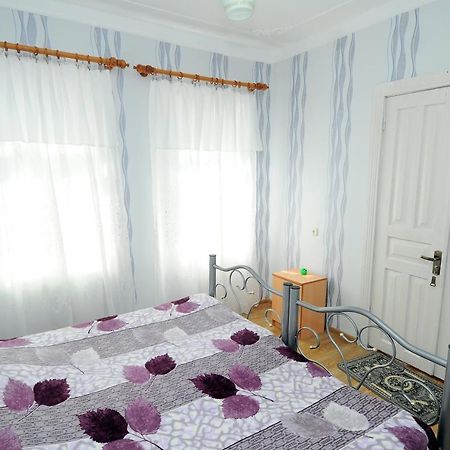 Guest House Darejani Kutaisi Eksteriør billede