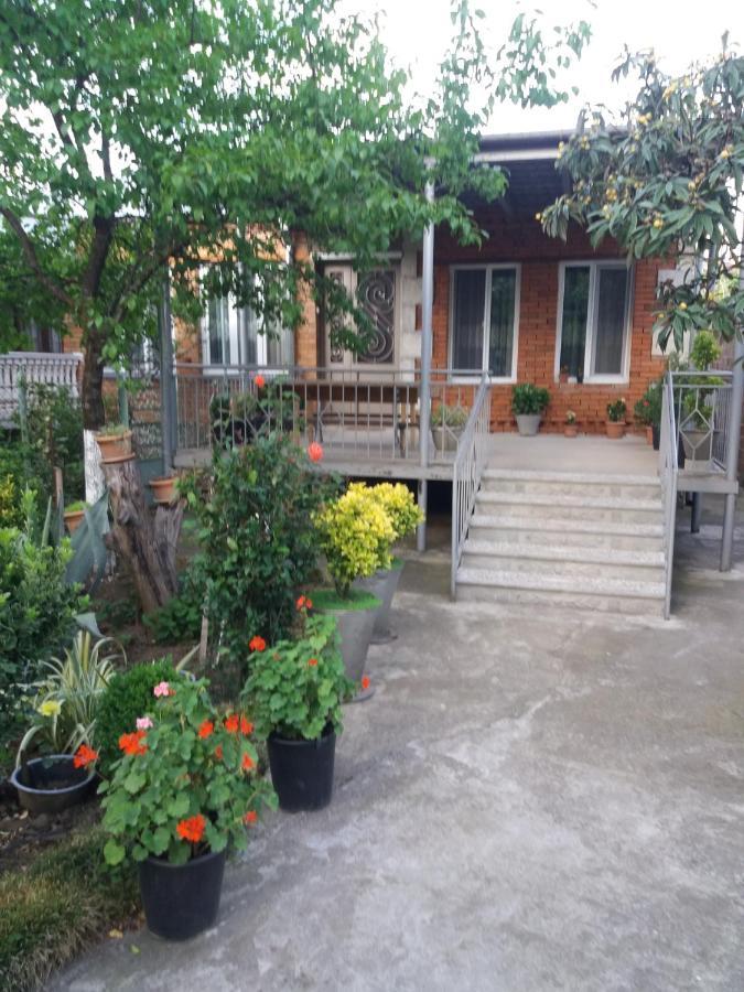 Guest House Darejani Kutaisi Eksteriør billede